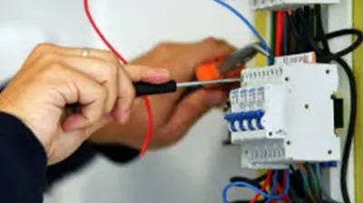 الشركة الجهوية متعددة الخدمات تكثف مراقبة الشبكة الكهربائية بسيدي علي بن حمدوش
