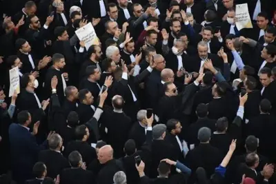 غضب المحامين يتصاعد.. هيئة الدار البيضاء توقف خدماتها احتجاجا على تعديلات قانون المهنة