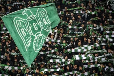 الرجاء تحت ضغط جماهيره لمواصلة المنافسة على لقب البطولة


